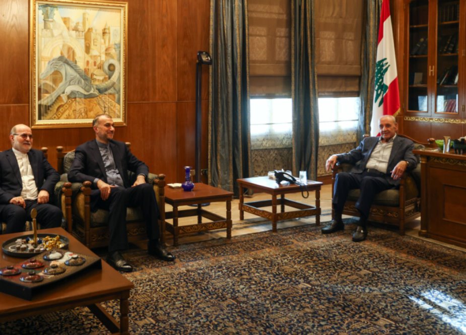 ایرانی وزیر خارجہ لبنانی اسپیکر نبیہ بیری سے ملاقات کرتے ہوئے