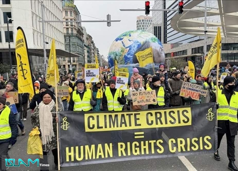 Thousands Hold Climate Rally in Brussels As COP28 Talks Continue in Dubai
