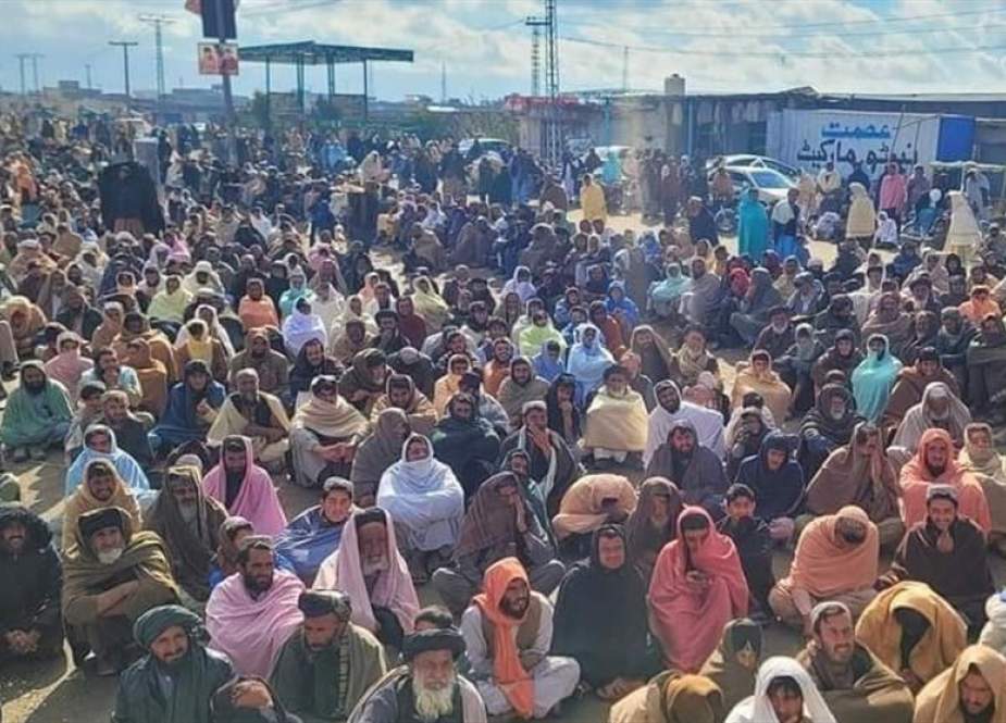 معترضان محدودیت تردد: اسلام‌آباد خواسته‌های ما را نپذیرد دست به نافرمانی می‌زنیم