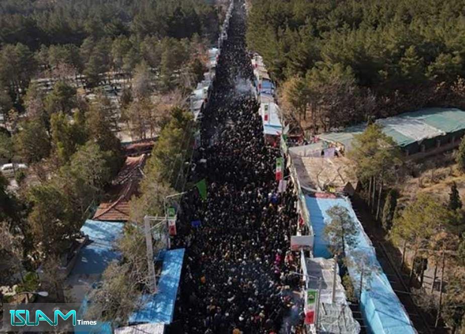 People Throng Kerman to Pay Tribute to Gen. Soleimani