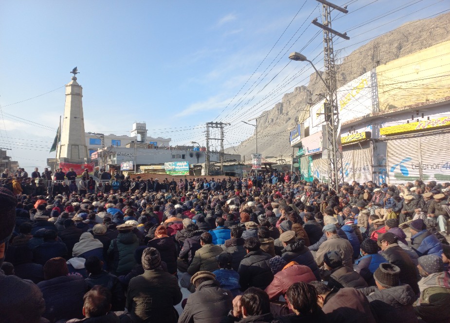 گندم کی قیمت میں اضافے کیخلاف سکردو میں ہزاروں افراد کا احتجاج اور ریلیاں