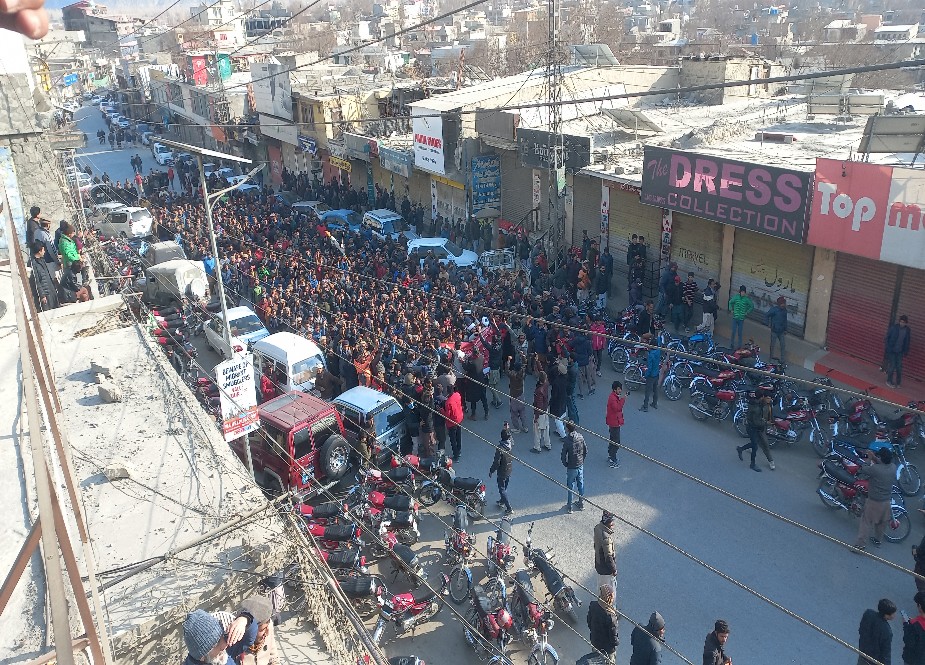 گندم کی قیمت میں اضافے کیخلاف سکردو میں ہزاروں افراد کا احتجاج اور ریلیاں