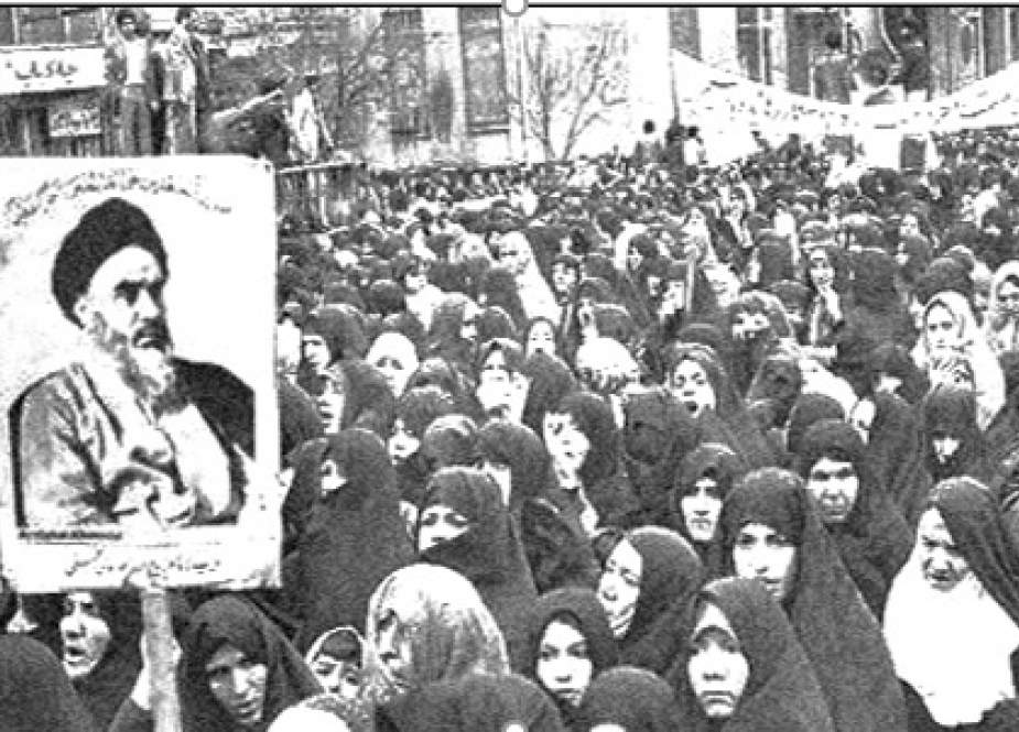 انقلاب اسلامی ایران کرامت زن مسلمان را احیا نمود