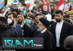 استفتاء شعبي يظهر عزيمة الإيرانيين ووحدتهم والتمسك بثورتهم