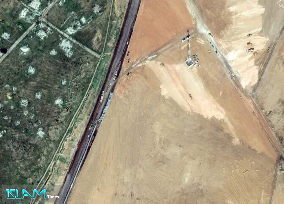 Satellite Imagery Exposes Ongoing Wall Construction in Sinai