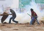 Police Fire Tear Gas at Protesting Indian Farmers Marching to New Delhi  <img src="https://www.islamtimes.org/images/picture_icon.gif" width="16" height="13" border="0" align="top">
