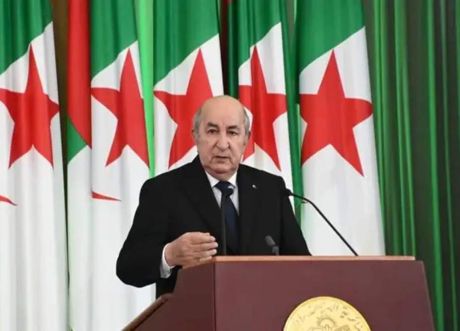الرئيس تبون:”المرأة الجزائرية تعزز بِإرَادَتِـهَا القَوِيَّةِ وَوَفَائِـها الدَّائِم للجزائر دَوْرَها في الـمُجْتمع”