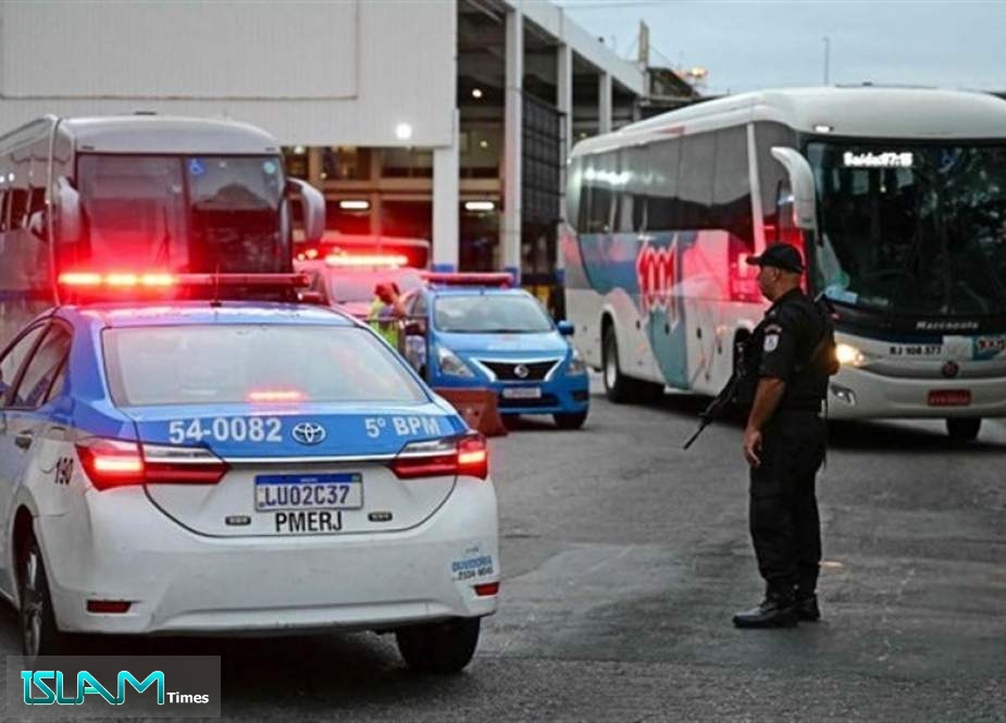 Rio Police Release 17 Hostages from A Gunman on A Bus, At Least 2 Wounded