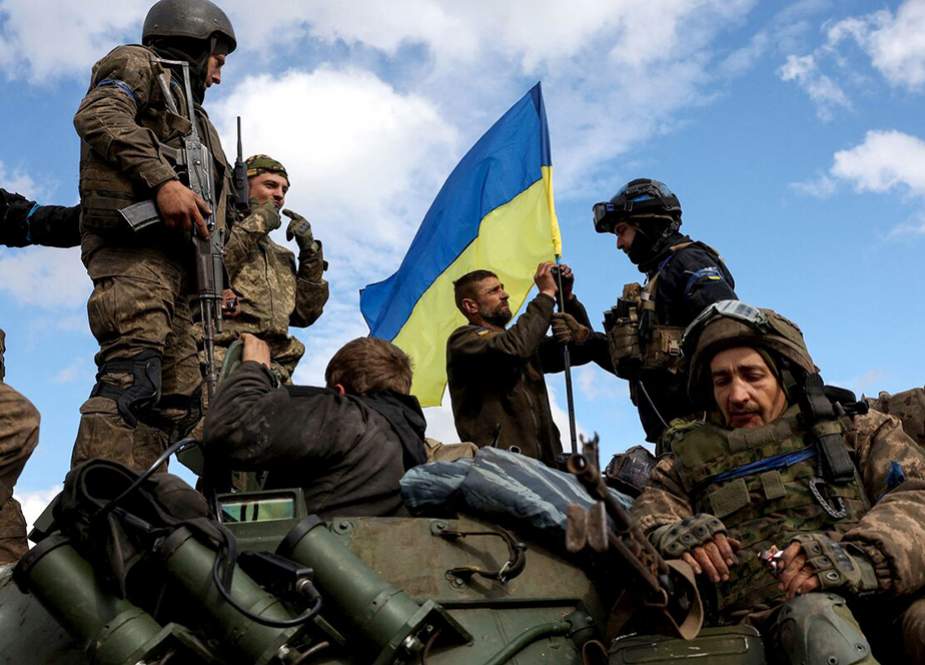 Ukrayna yeni ərazilər itirdi - Rusiya bayrağı qaldırıldı