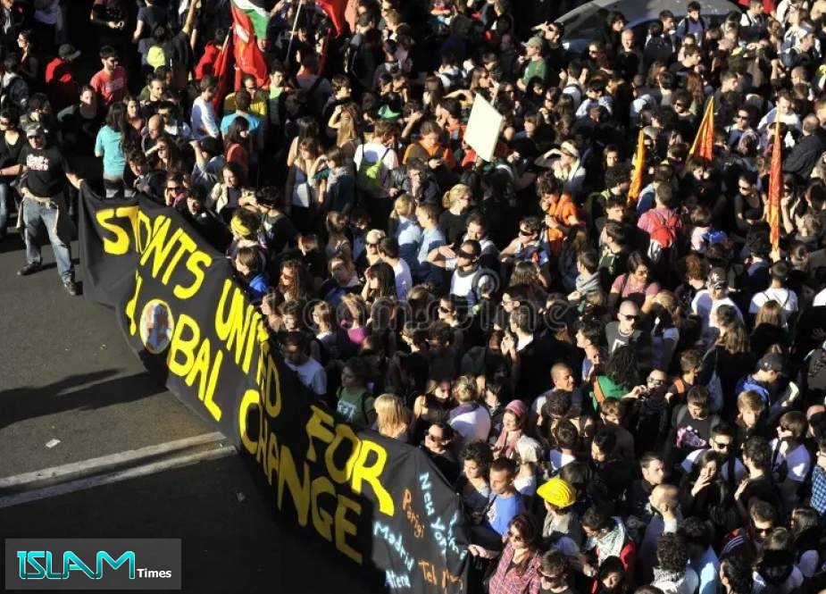 Italians Stage Mass Rally against Raising Crimes