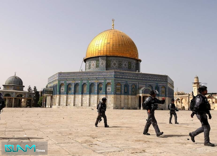 Hundreds Prevented from Entering Al-Aqsa Mosque