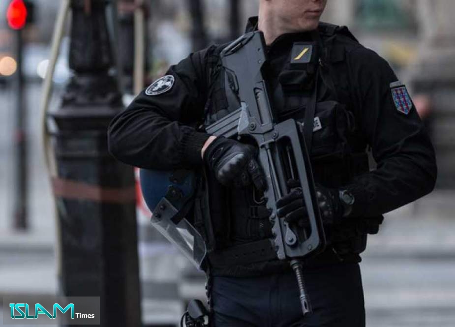 France Raises Terrorism Threat Level