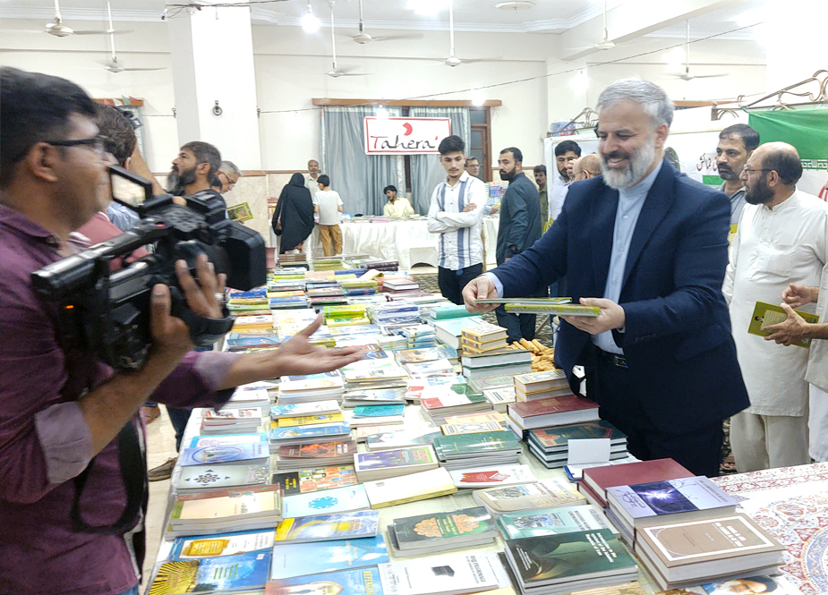کراچی، امام خامنہ ای کی کتاب ’’رمضان المبارک کی برکتوں کے سائے میں‘‘ کی تقریب رونمائی