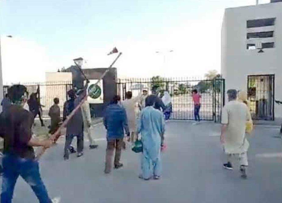 حساس ادارے کے دفتر کے گیٹ پر حملہ، پی ٹی آئی کارکنان دوبارہ زیر حراست