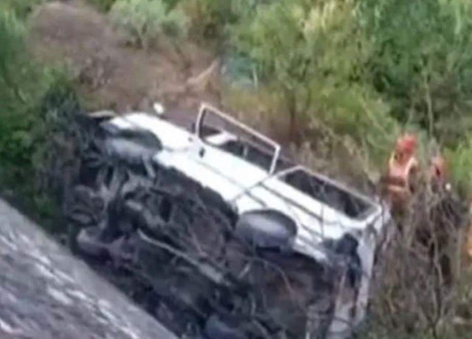 بونیر میں مسافر گاڑی کھائی میں گرنے سے ایک ہی خاندان کے 8 افراد جاں بحق