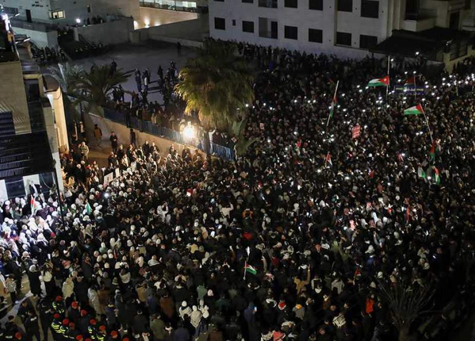 Pro-Palestinian demonstrators have rallied near the Israeli embassy in Jordan’s capital city of Amman