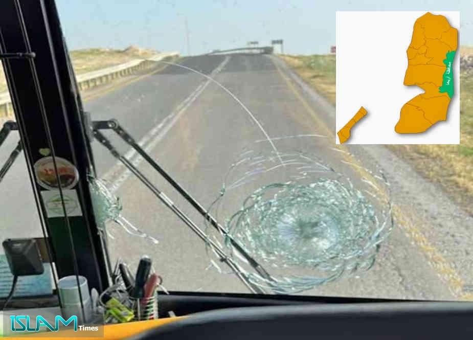 فلسطینی مغربی کنارے میں صیہونی بس پر فائرنگ، 3 غاصب اسرائیلی شدید زخمی