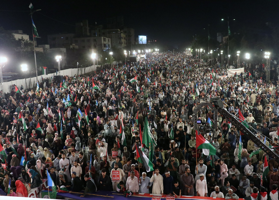 جماعت اسلامی کے تحت کراچی میں شب یکجہتی غزہ، ہزاروں افراد کی شرکت