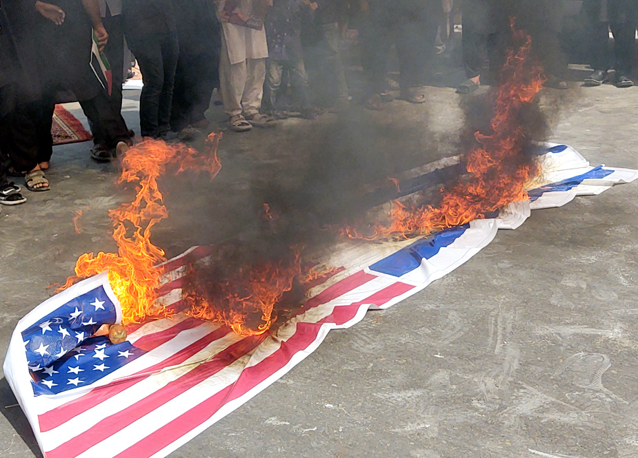 کراچی، مرکزی جلوس یوم علیؑ کے دوران عزاداران امیرالمومنینؑ کا امریکا و اسرائیل کیخلاف احتجاج
