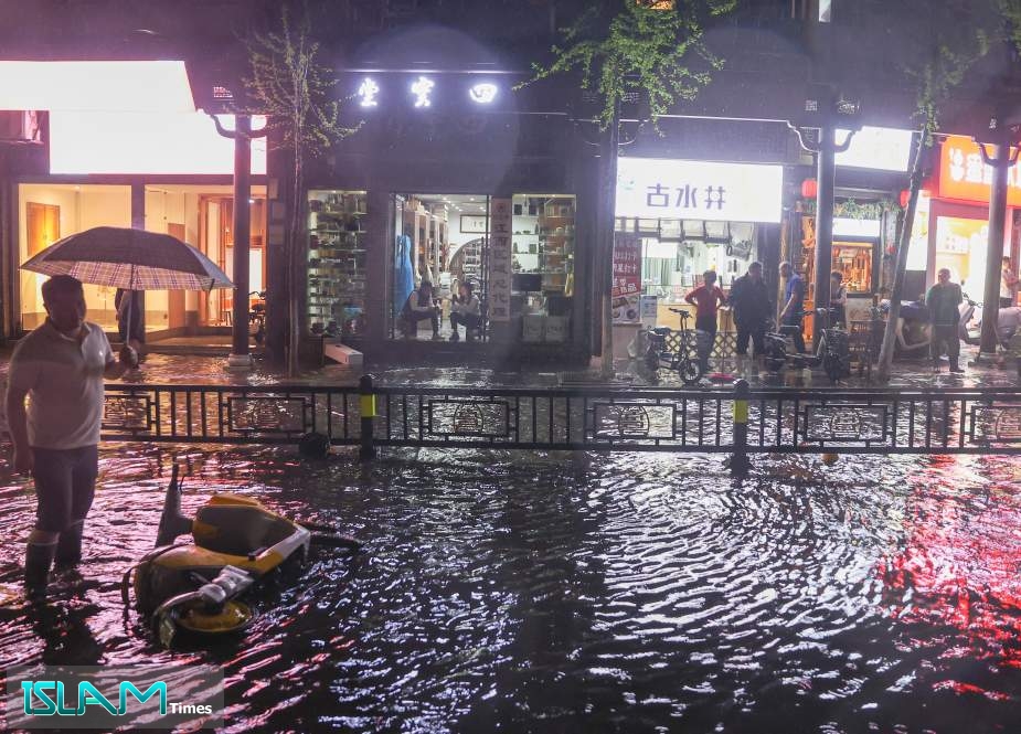 Storms with Typhoon-Like Winds Ravage South China, Killing 7