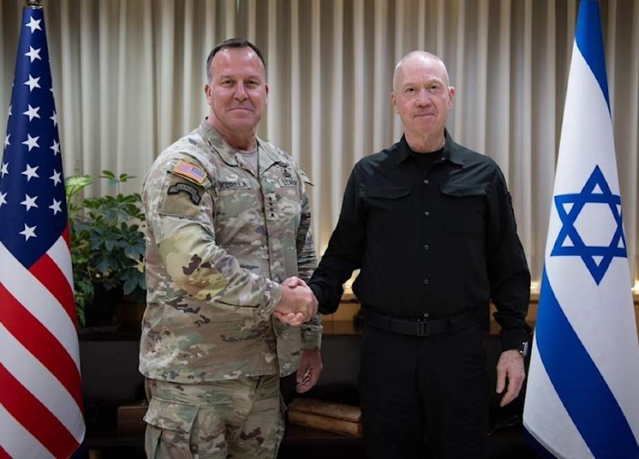 Gen. Michael E. Kurilla, the head of the US Central Command, with Israeli Security Minister Yoav Gallant