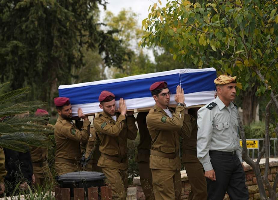 Pallbearers carry the coffin of Israel occupation forces paratrooper killed in Gaza Strip