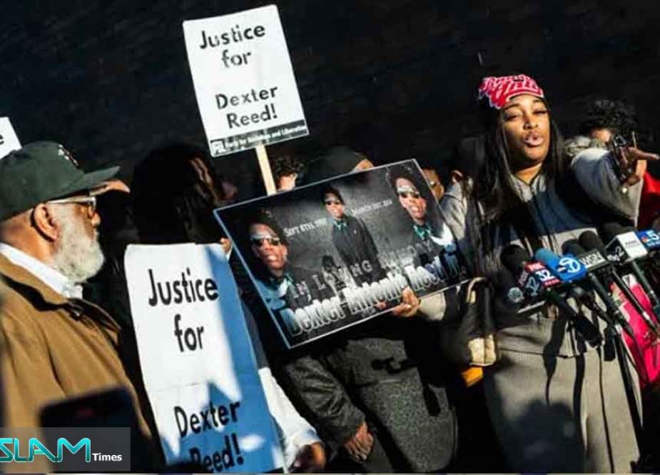 امریکی پولیس نے گاڑی کا دروانہ نہ کھولنے پر سیاہ فام نوجوان کو 96 گولیاں مار کر قتل کر دیا