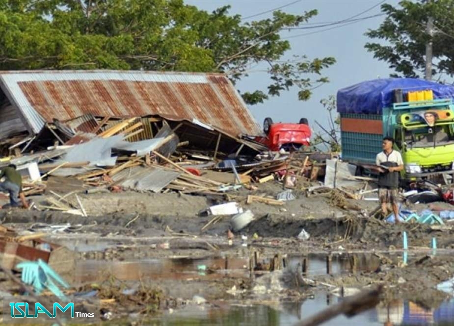 At Least 14 Dead, 3 Missing As Landslides Hit Indonesia