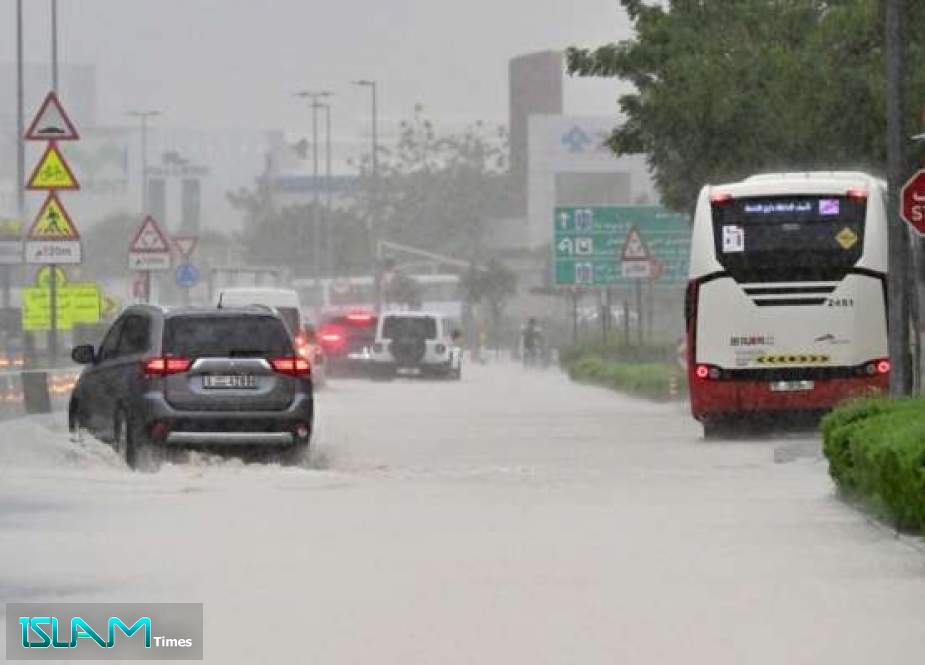 مطار دبي الدولي يحوّل مسار رحلات الوصول بعد أمطار غزيرة أغرقت المدينة
