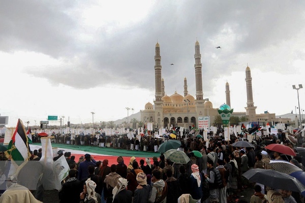السبعین اسکوائر پر یمنی عوام کا فلسطین کی حمایت میں مظاہرہ