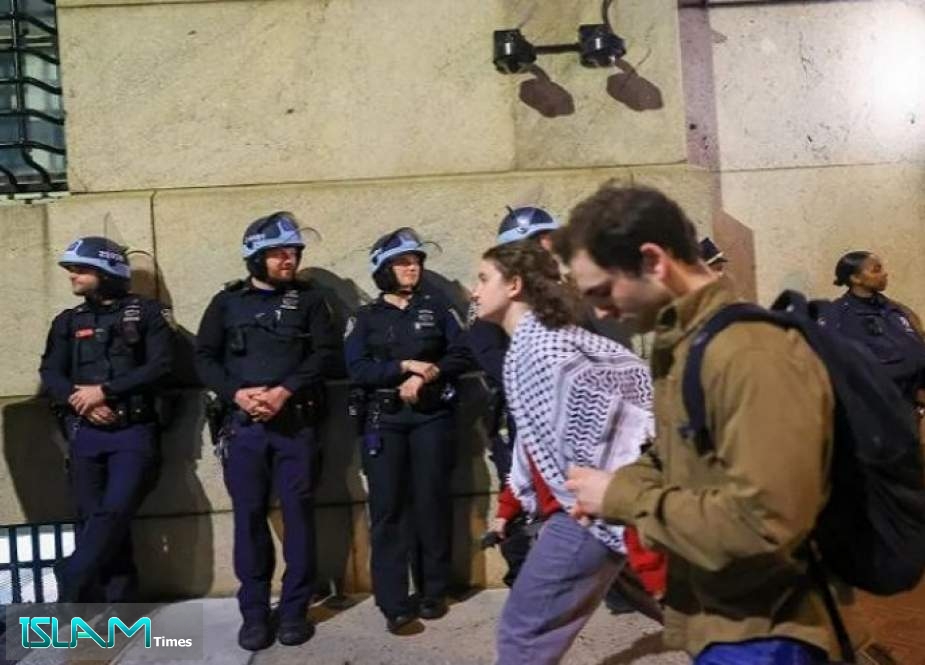 اعتقال طلاب مؤيدين لفلسطين في جامعة كولومبيا بنيويورك