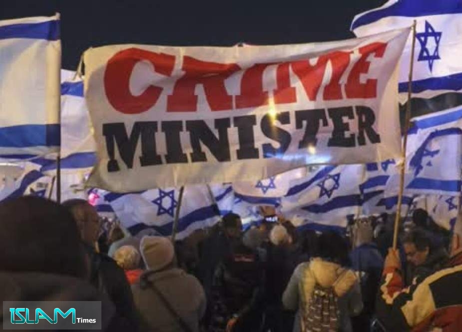 Thousands of Israelis Join Anti-Government Protests Calling for New Elections