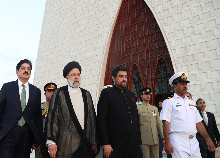 ایران کے صدر سید ابراہیم رئیسی کی گورنر سندھ اور وزیراعلیٰ سندھ کے ہمراہ مزار قائد پر حاضری
