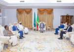 الرئيس الموريتاني يجري مباحثات مع رئيس لجنة الاتحاد الإفريقي