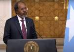 رئيس الصومال يدعو الأقاليم إلى الحفاظ على الوحدة ويتعهد بتحسين العلاقات مع بونتلاند