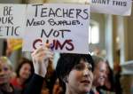 Gubernur Tennessee Akan Menandatangani RUU yang Mengizinkan Guru Membawa Senjata di Sekolah