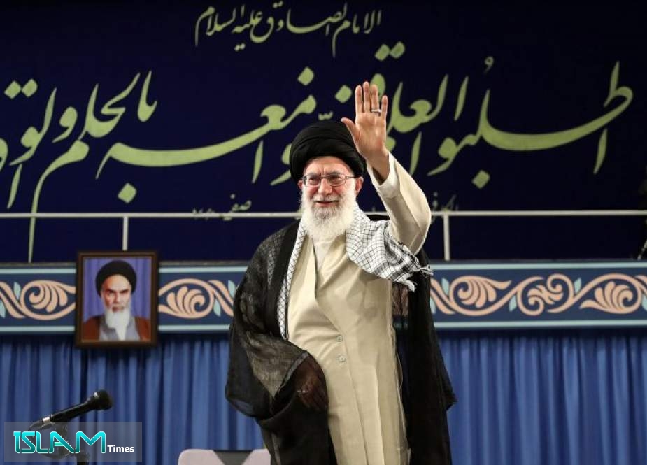 قائد الثورة الاسلامية سيستقبل حشدا من المعلمين