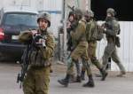 الاحتلال يقتحم قرى في نابلس ويعتقل فلسطینیين