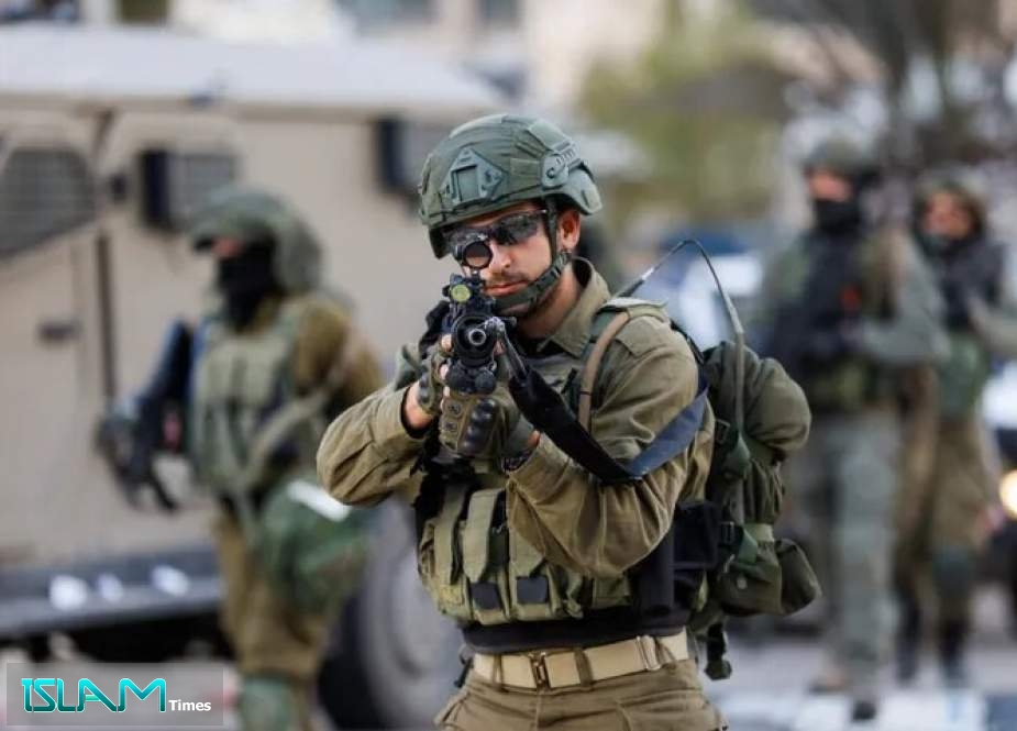 Israeli Troops Detain 5 Palestinians in Occupied West Bank