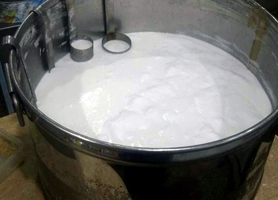 کراچی، 200 روپے سے زائد قیمت پر دودھ کی فروخت پر دو دکانیں سیل