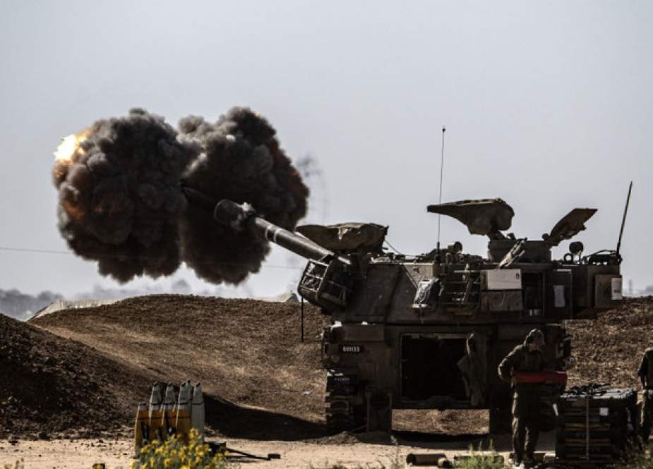 Israeli artillery troops stationed at the Rafah border launch attack to southern Gaza Strip