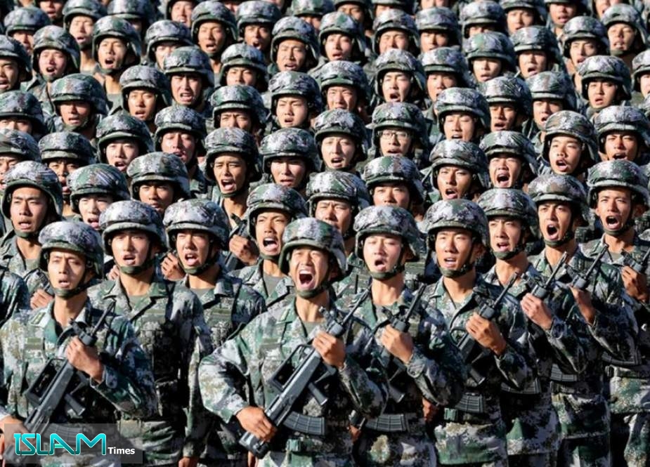 الصين تبدأ تجنيد طلاب المدارس الثانوية.. ما الذي دفع الجيش الأكبر في العالم للاستعانة بالمراهقين؟