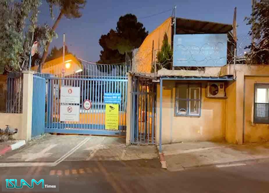 غیرقانونی یہودی آبادکاروں کا غزہ کے امدادی ادارے پر حملہ، بیت المقدس میں انروا کا ہیڈ کوارٹر نذرآتش