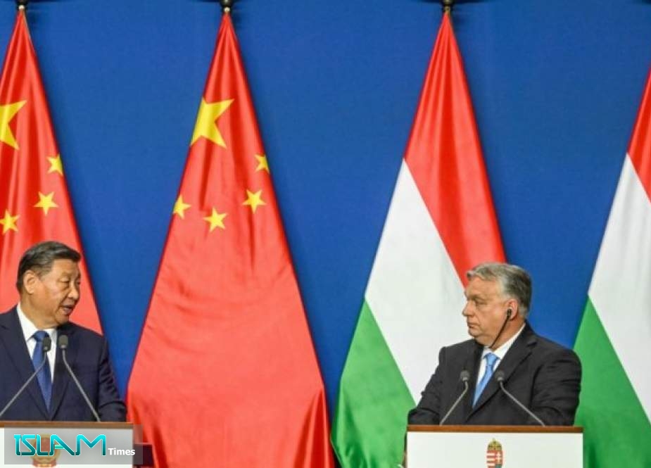 Xi Jinping Calls China-Hungary Relations Strategic Partnership