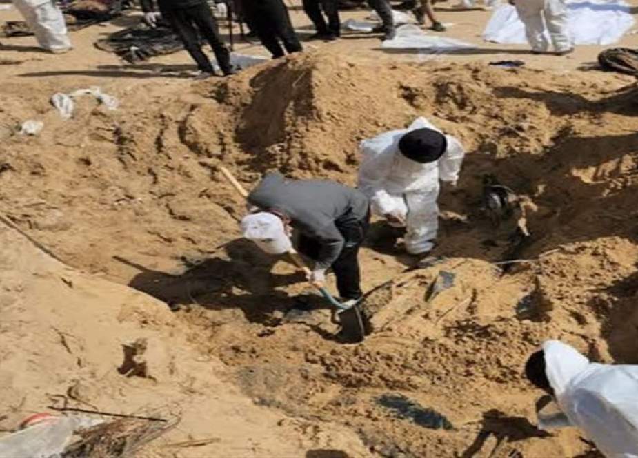 استمرار مأساة المقابر الجماعية في غزة... اكتشاف رؤوس بلا أجساد