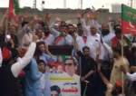 پشاور، عمران خان کی رہائی کیلیے احتجاج، پی ٹی آئی قیادت کا کارکنان سے لازمی شرکت کا حلف
