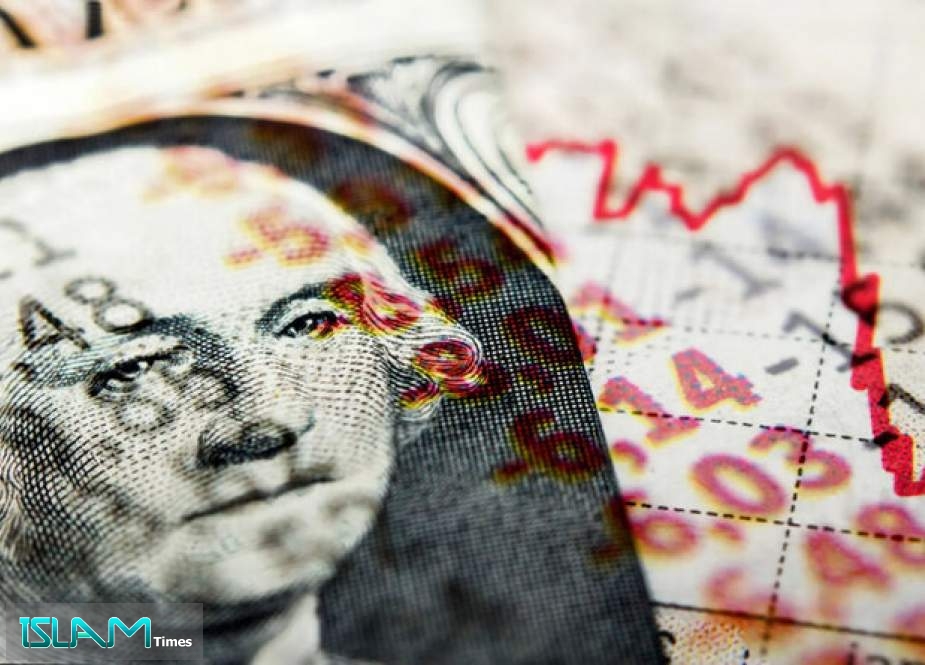 China Sells Off Record Amount of Dollar Assets