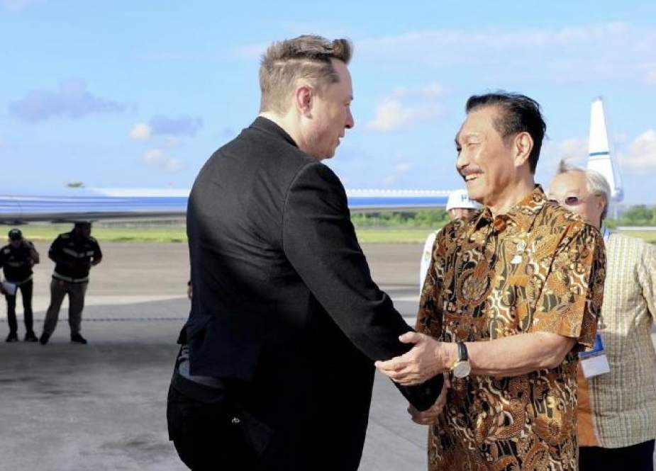 Elon Musk Tiba di Bandara I Gusti Ngurah Rai untuk Resmikan Starlink