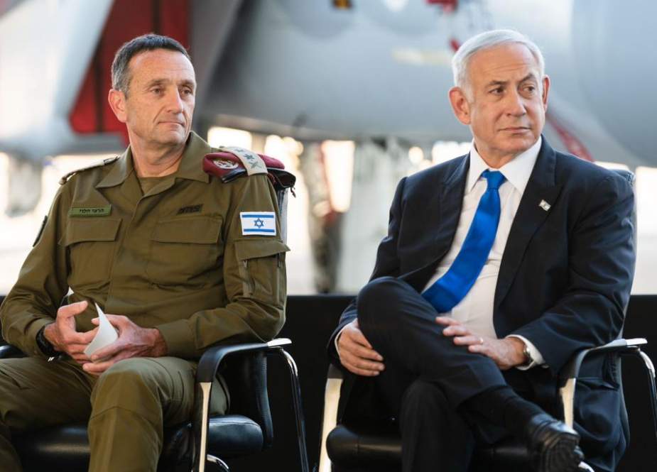 Israeli PM Benjamin Netanyahu and Chief of Staff Herzi Halevy in the air base of Tel Nof