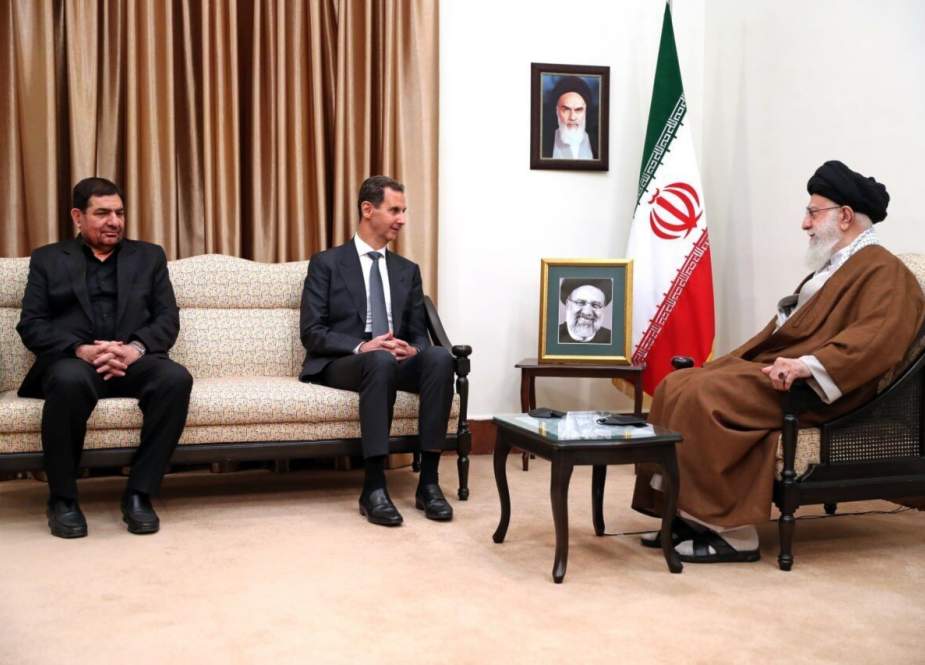 السيد خامنئي والأسد: رئيسي وأمير عبد اللهيان أدّيا دوراً مهماً في تعزيز علاقات البلدين